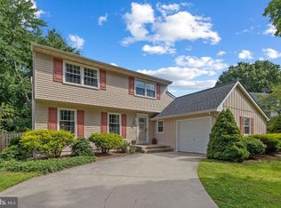 528 Perry Dr, Mount Laurel, NJ 08054