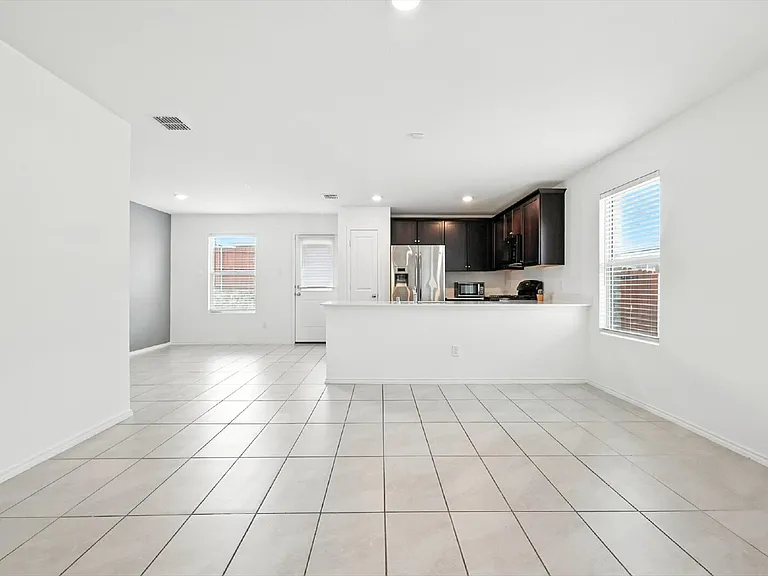 1653 Bluffview Dr — Photo 9