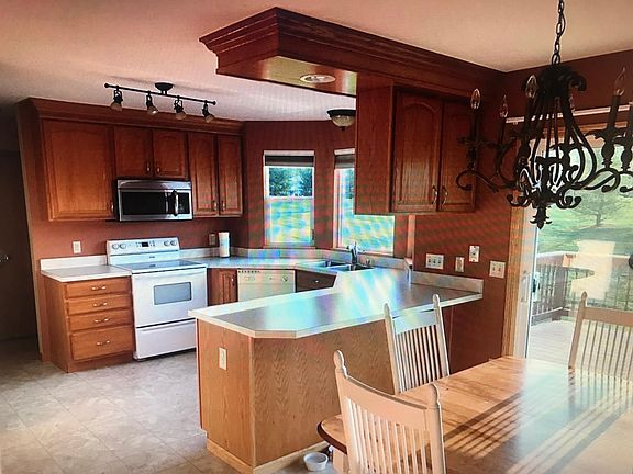 5th image of 1824 Avenbury Ln