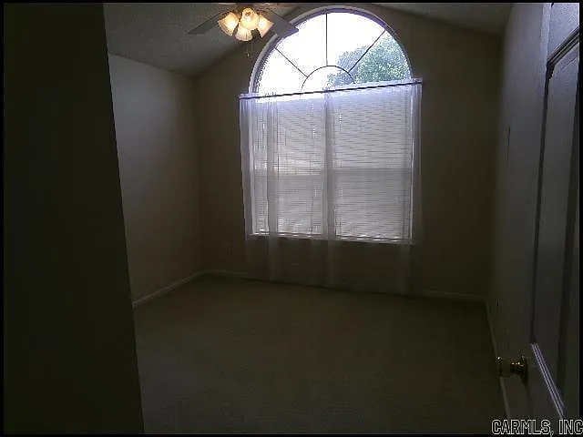 1024 Colonial Dr — Photo 22