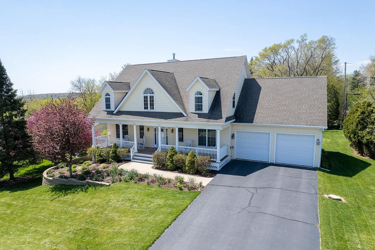 N3201 Center STREET, Lake Geneva, WI 53147 Zillow