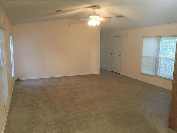 3rd image of 18144 Sams Branch Ln