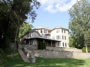 4 Drake Ct, Plainwell, MI 49080