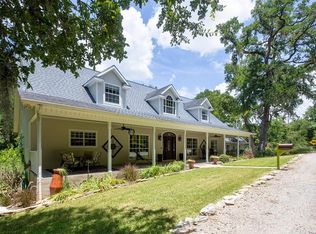 601 Country Club Ct, La Grange, TX 78945