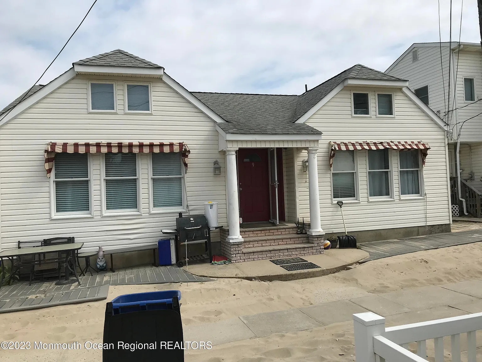 9 Hendrickson Row photo 1