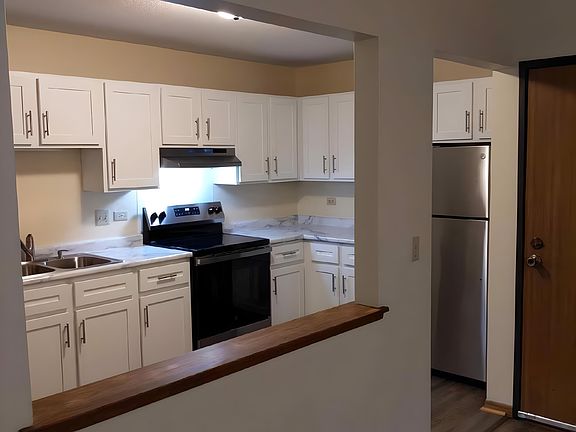4th image of 13312 Parkwood Dr #217