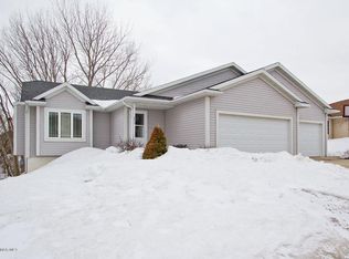 6273 Jonathan Dr NW, Rochester, MN 55901