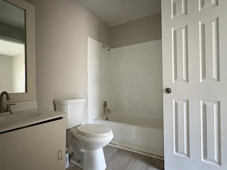3221 Hirschfield Rd #C — Photo 8