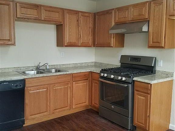 5th image of 2112 Oakwood St