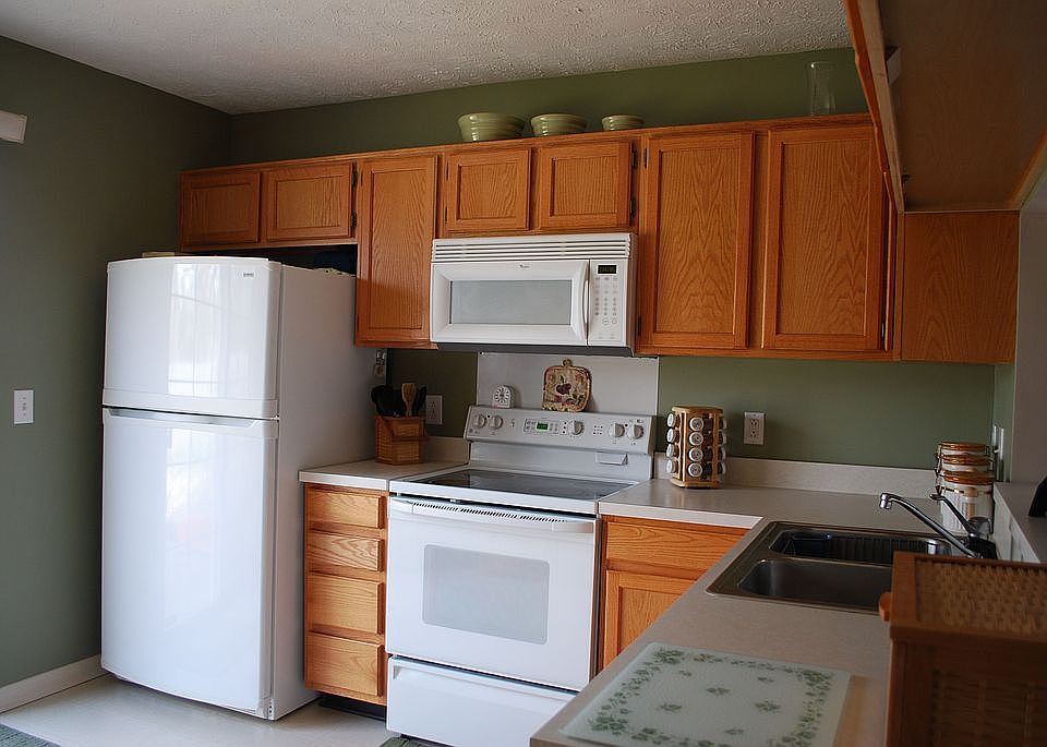 1st image of 3033 Glenboro Dr