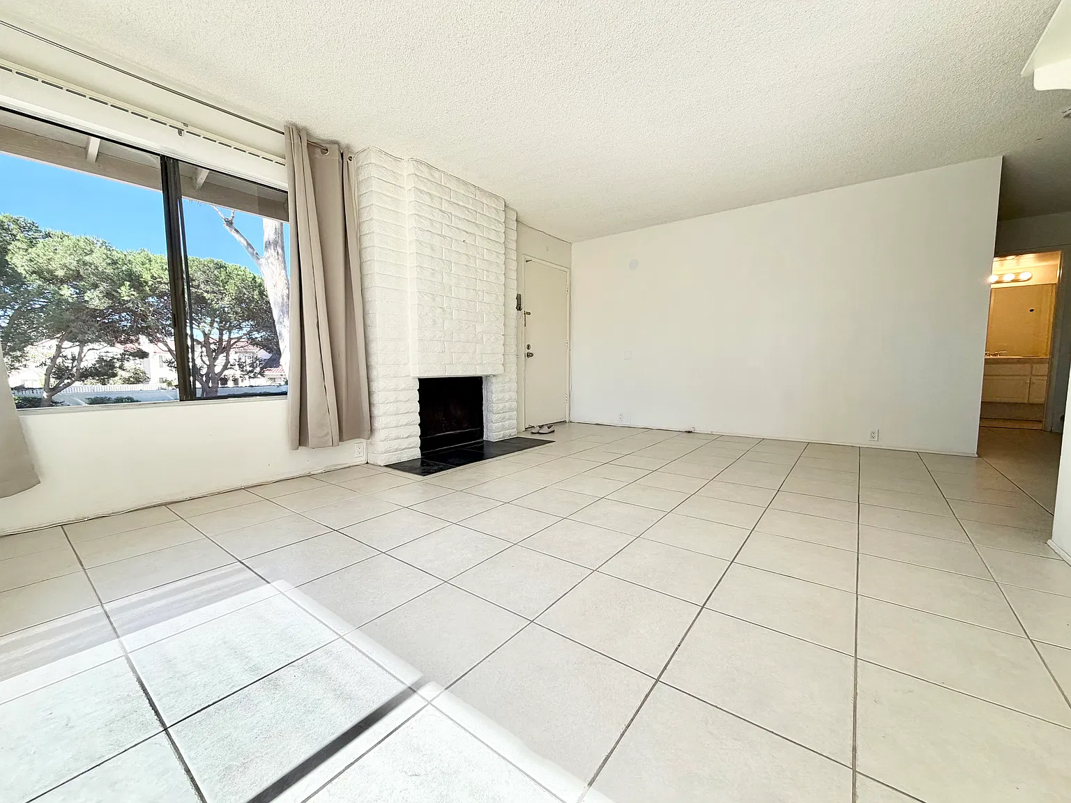 4 bed, 1450 sqft, $4,650 — Photo 3