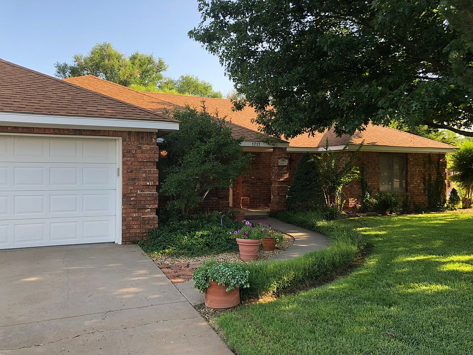 1st image of 1717 Saint Andrews Dr