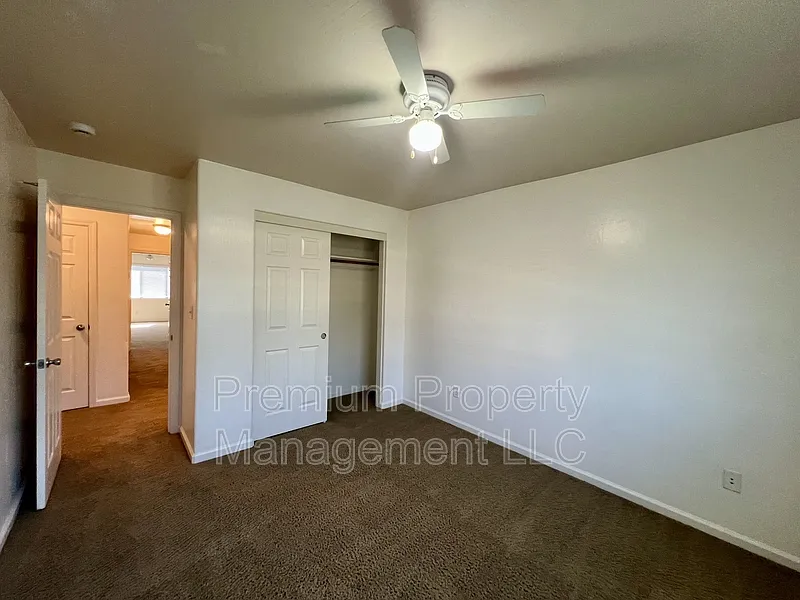 4 bed, 2.0 bath, 1968 sqft, $2,400 — Photo 4