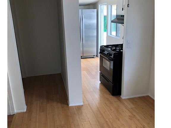 4th image of 619 Orange Grove Ave