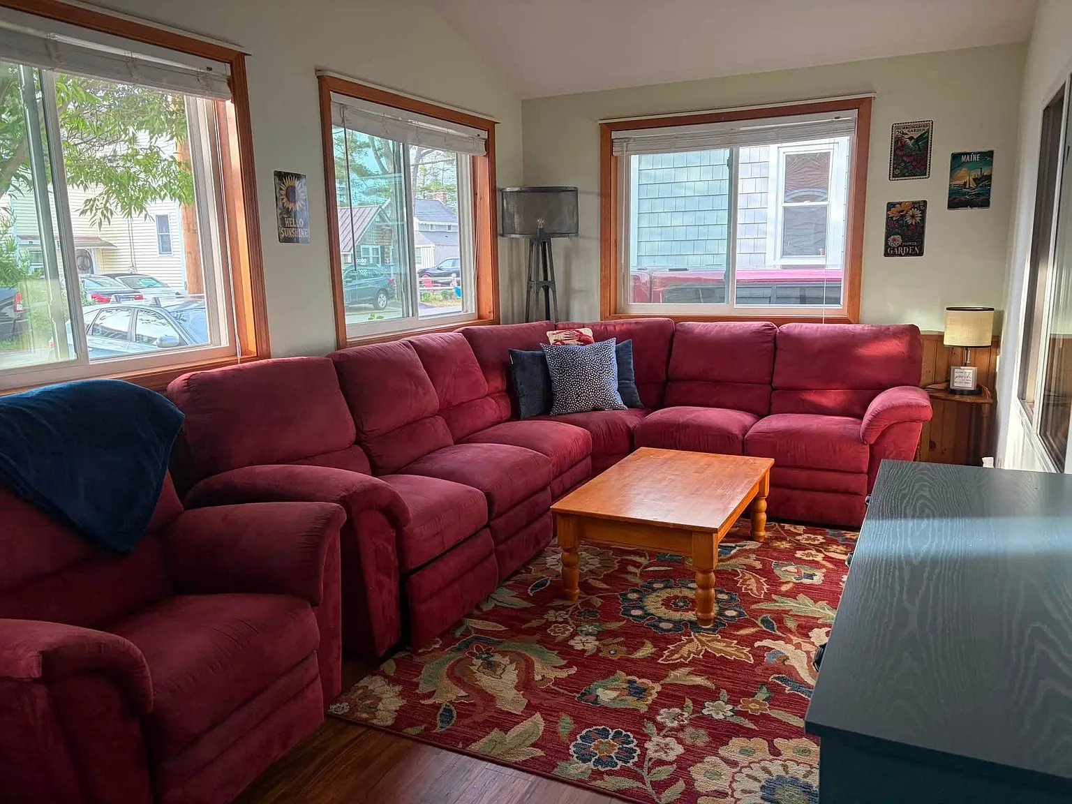 3 bed, 1564 sqft, $3,200 — Photo 2