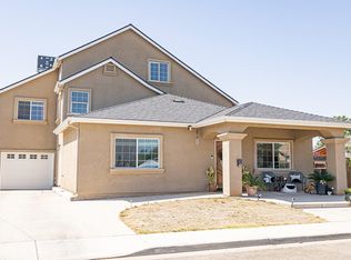 559 W Mountain View Ave, Woodlake, CA 93286