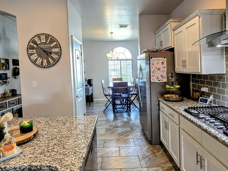 683 Codford Dr — Photo 7