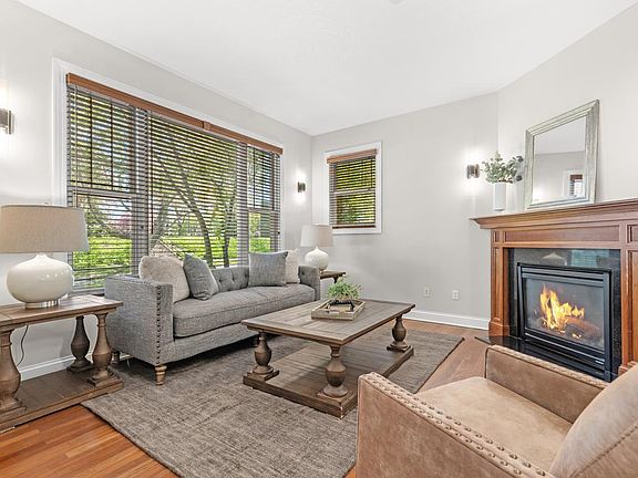4th image of 460 3rd St