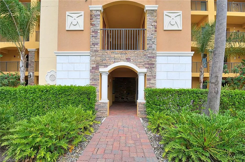 2 bed, 2.0 bath, 1162 sqft, $6,500 — Photo 2