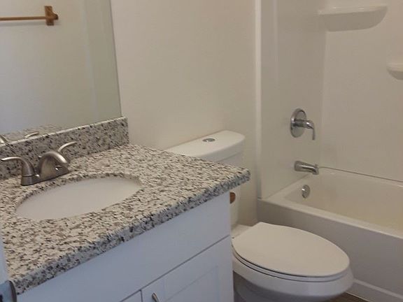 3rd image of 7020 N 75th Ave APT 121