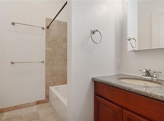 4th image of 1119 Antonine St #A