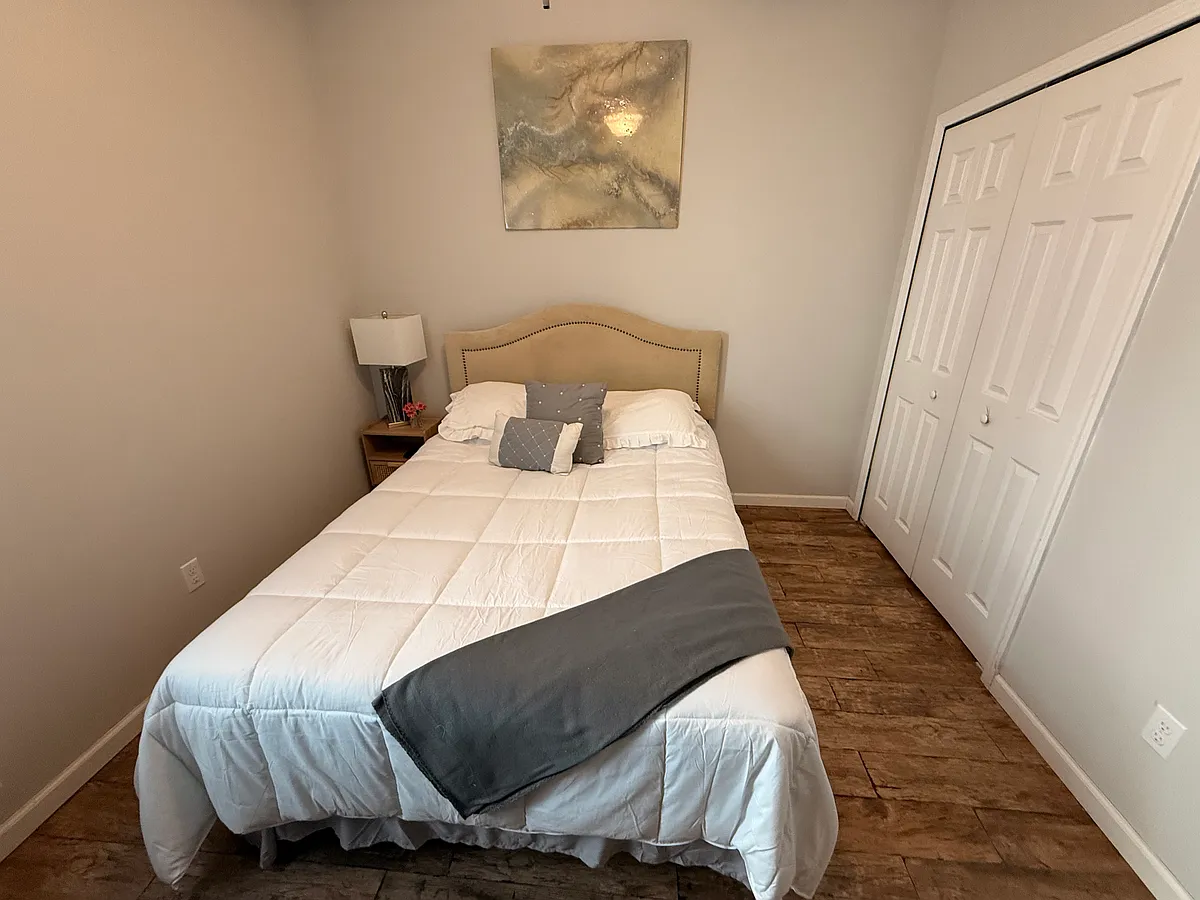Building Photo - 452 Sanctuary Dr #1
