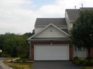 1960 W Cobblestone Rd, Romeoville, IL 60446