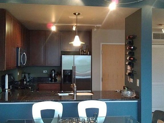 4th image of 845 N Kingsbury St Unit 702