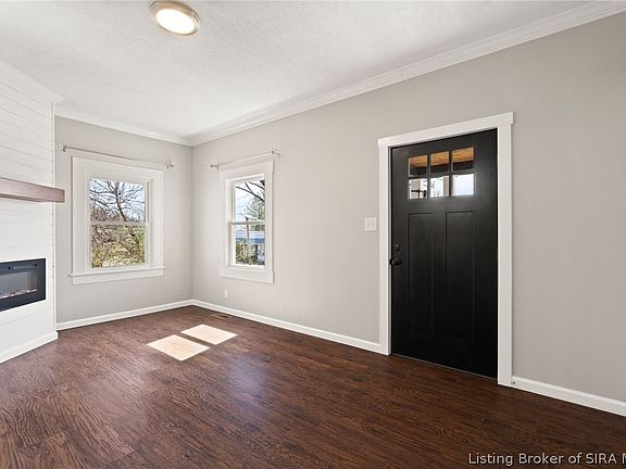 4th image of 118 W Thornton Street