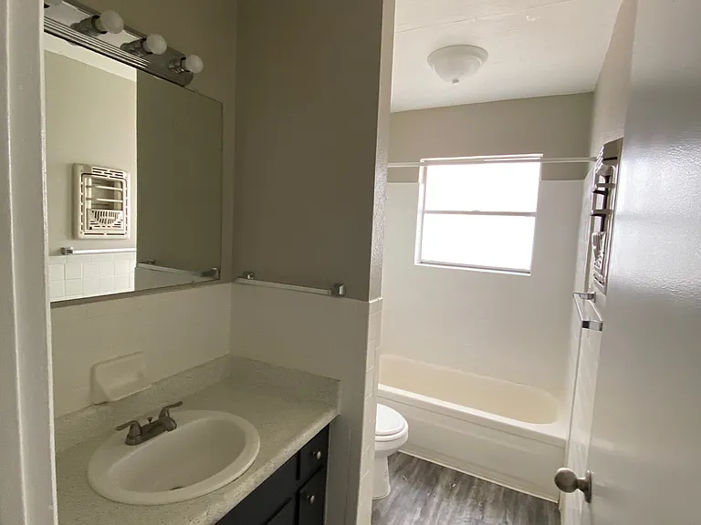 Vista Flats — Photo 8