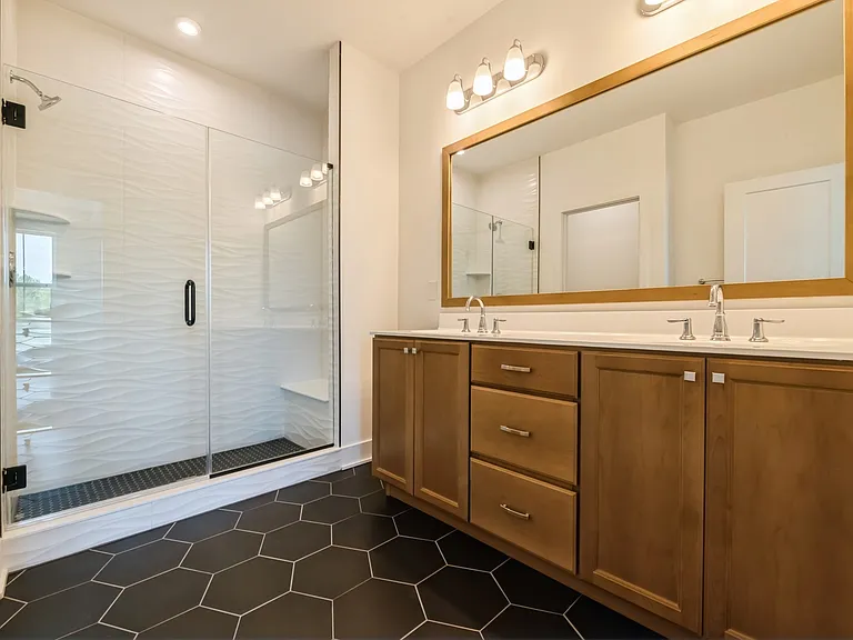 2107 Donatello Dr — Photo 33