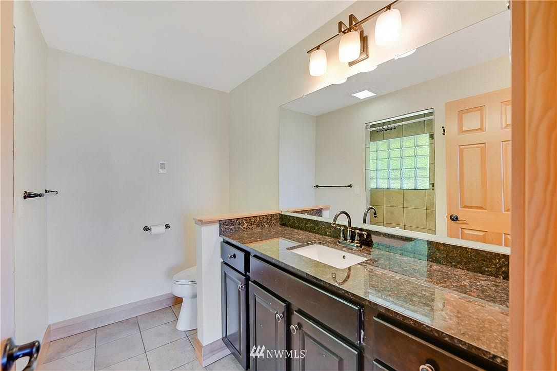 Oak Harbor, WA 98277