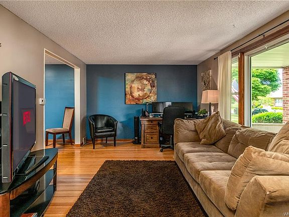 5th image of 119 Fancher Ave