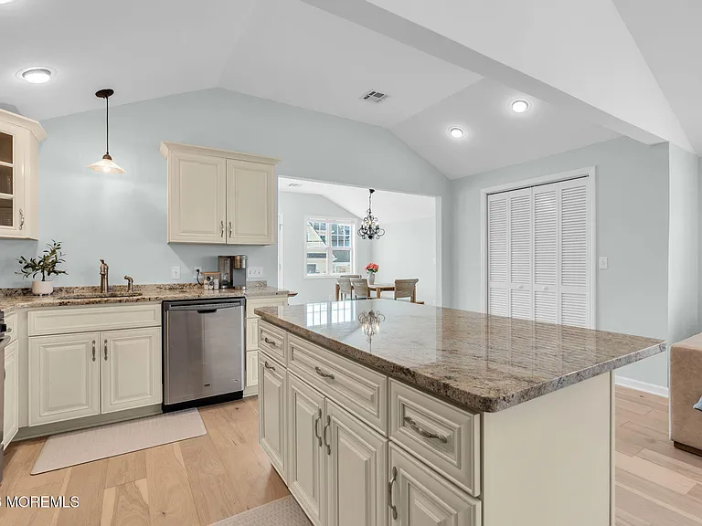 301 W Kupper Dr — Photo 13