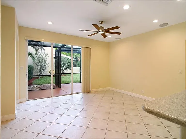 5873 NW 120th Ter — Photo 12