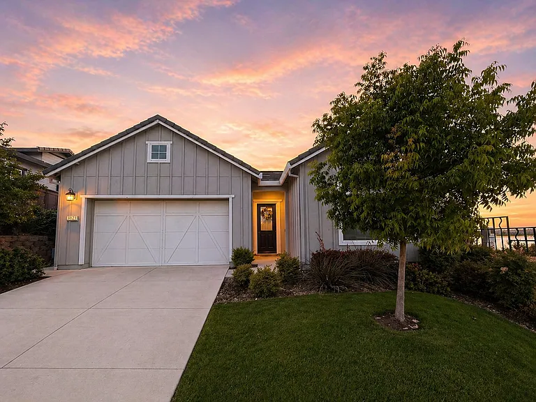 3121 Whistling Way — Photo 1