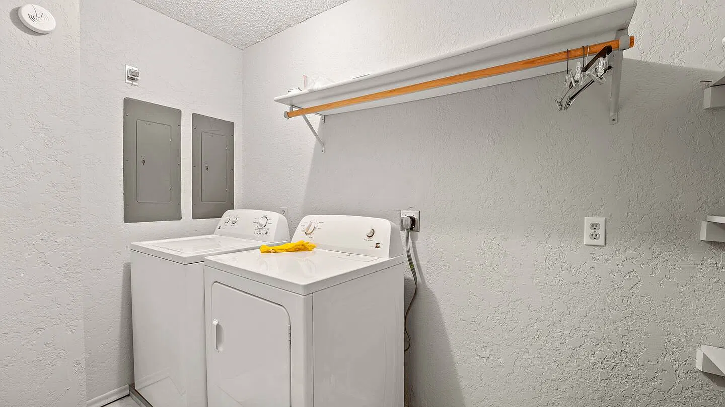 4 bed, 3173 sqft, $2,200 — Photo 1
