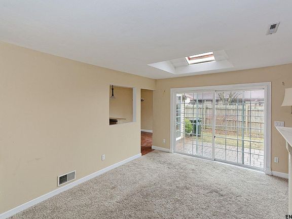 4th image of 47 Meadowlark Dr