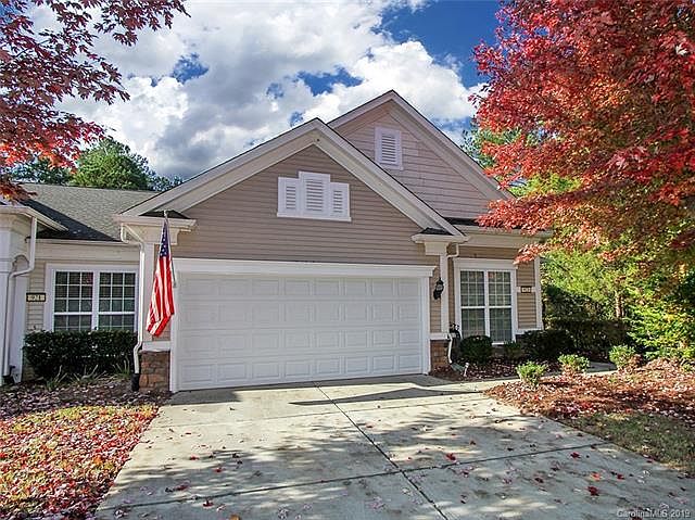 1st image of 923 Lily Magnolia Ct
