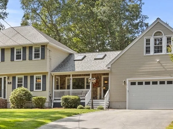 40 Blacksmith Rd, Dracut, MA 01826