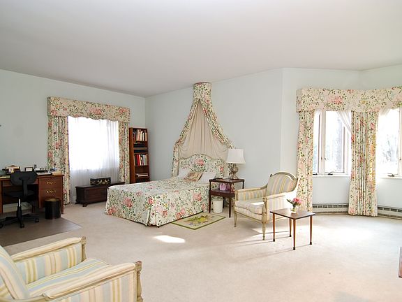 5th image of 501 Oakwood Ave APT 1E