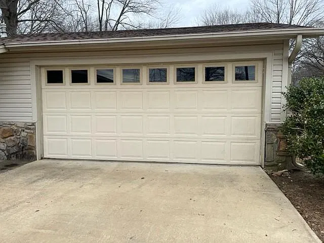 2 Woodlawn Dr — Photo 2
