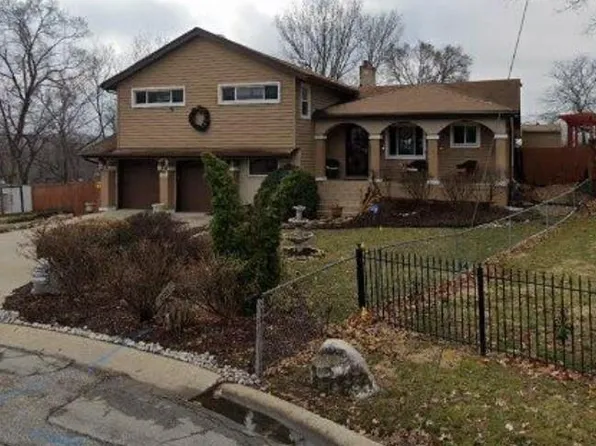 5262 Elmwood Ave, Kansas City, MO 64130