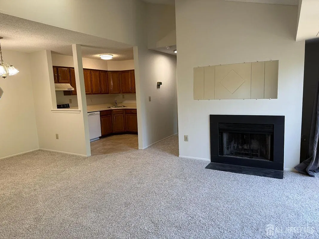 1 bed, 1.0 bath, 786 sqft, $1,800 — Photo 4