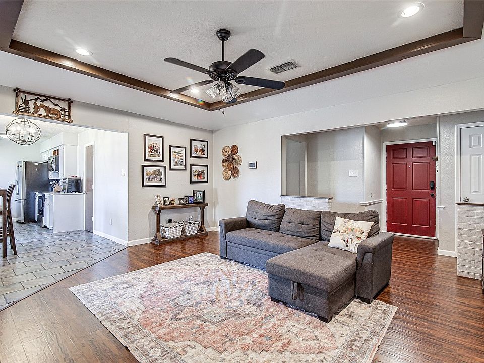 1052 Matthew St, Burleson, TX 76028 | Zillow