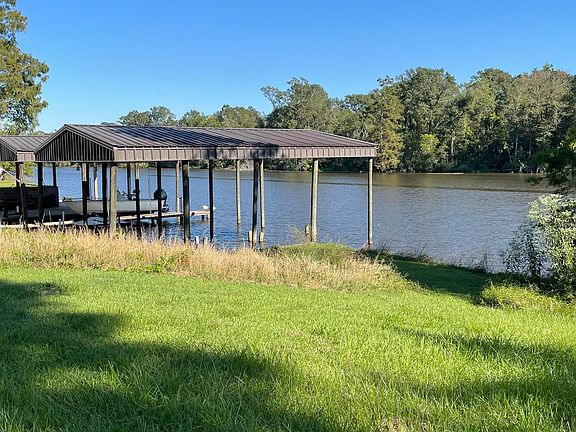 5th image of 21583 Waterfront East Dr