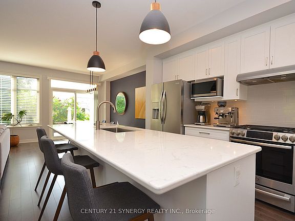5th image of 652 Vivera Pl