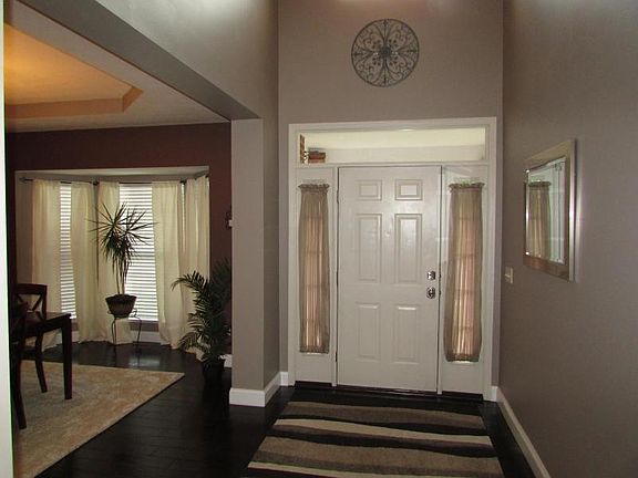 3rd image of 142 Springer Woods Blvd