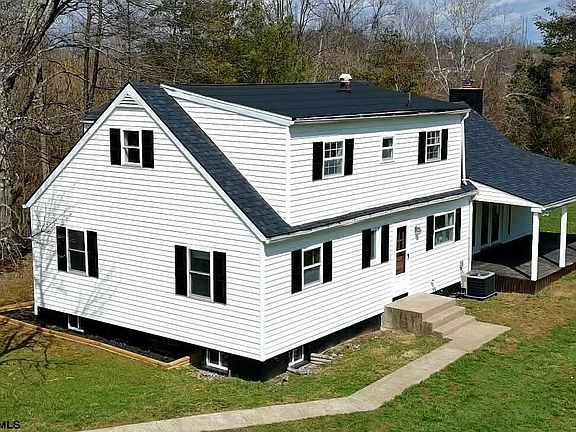 4th image of 303 Sand Hill Rd