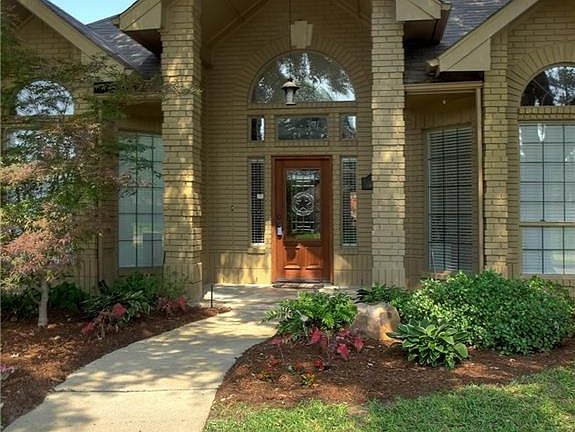 2nd image of 108 Mesquitewood St